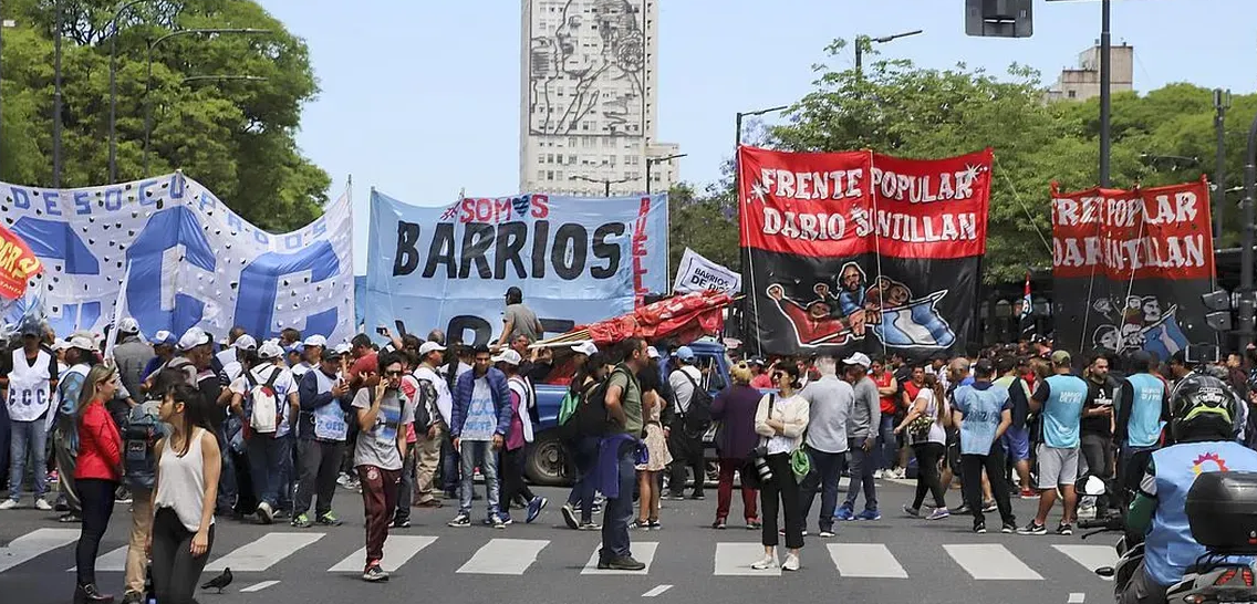 Organizaciones sociales realizarán 500 cortes de ruta en todo el país