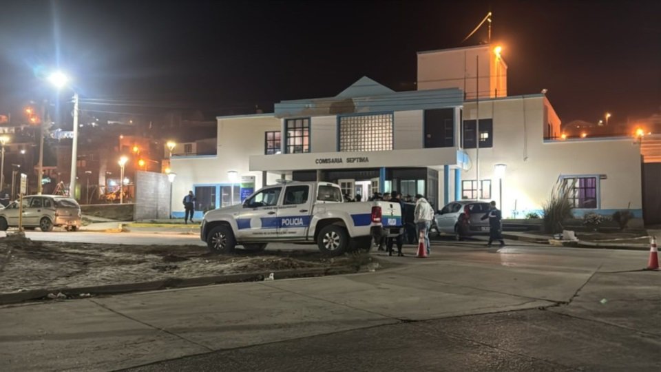 Horror en Comodoro: Asesinaron a una mujer a balazos y un chofer de Uber pelea por su vida