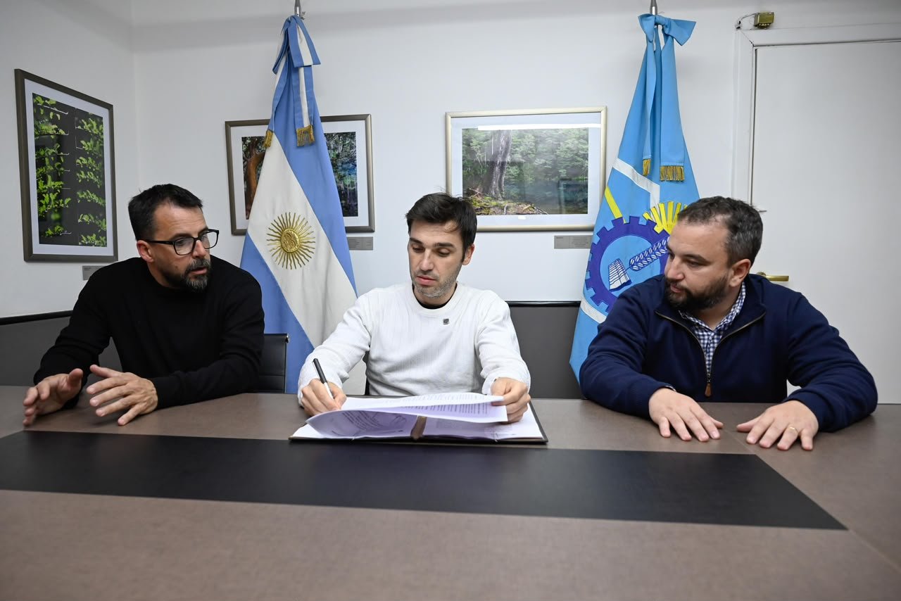 Torres anunció una inversión de casi $5 mil millones para construir 60 viviendas destinadas a trabajadores esenciales en Esquel